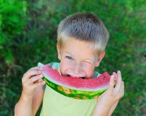 惊恐吃瓜群众流泪了,揭秘事件背后真相